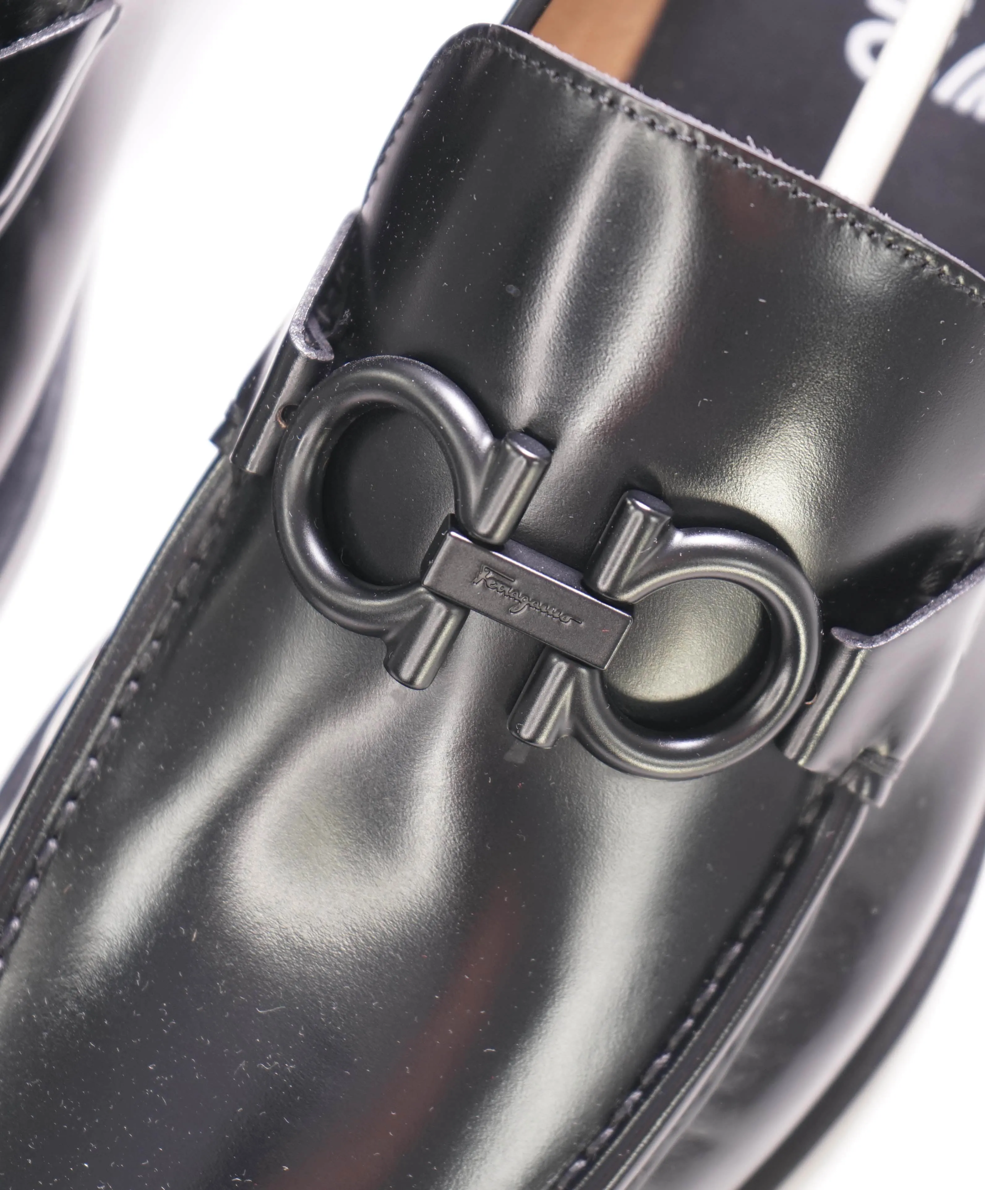 $850 SALVATORE FERRAGAMO - “ROLO" Gancini Bit Loafer Black Leather - 11 E US