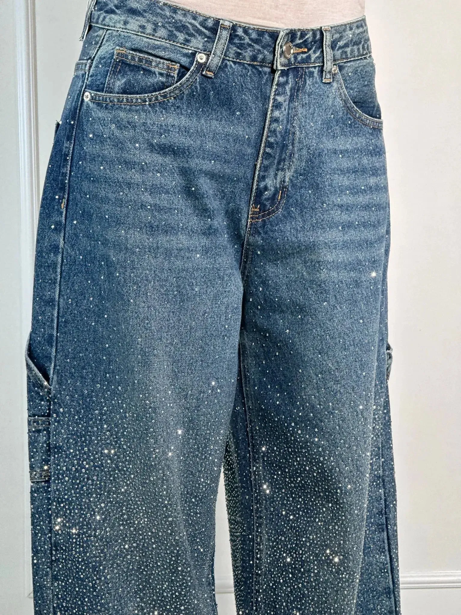 Rivella – Sparkling embellishments – Relaxed-fit jeans