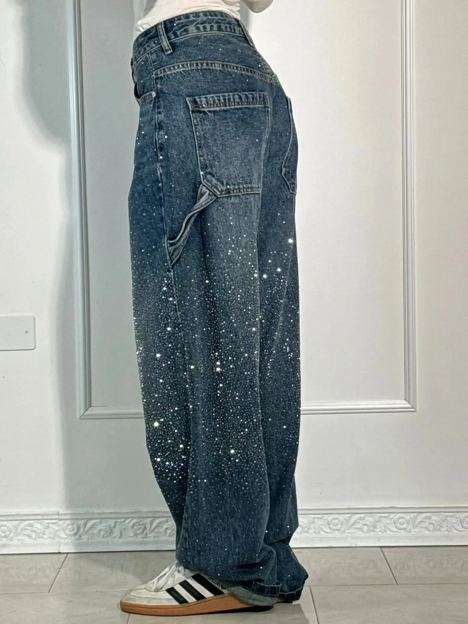 Rivella – Sparkling embellishments – Relaxed-fit jeans