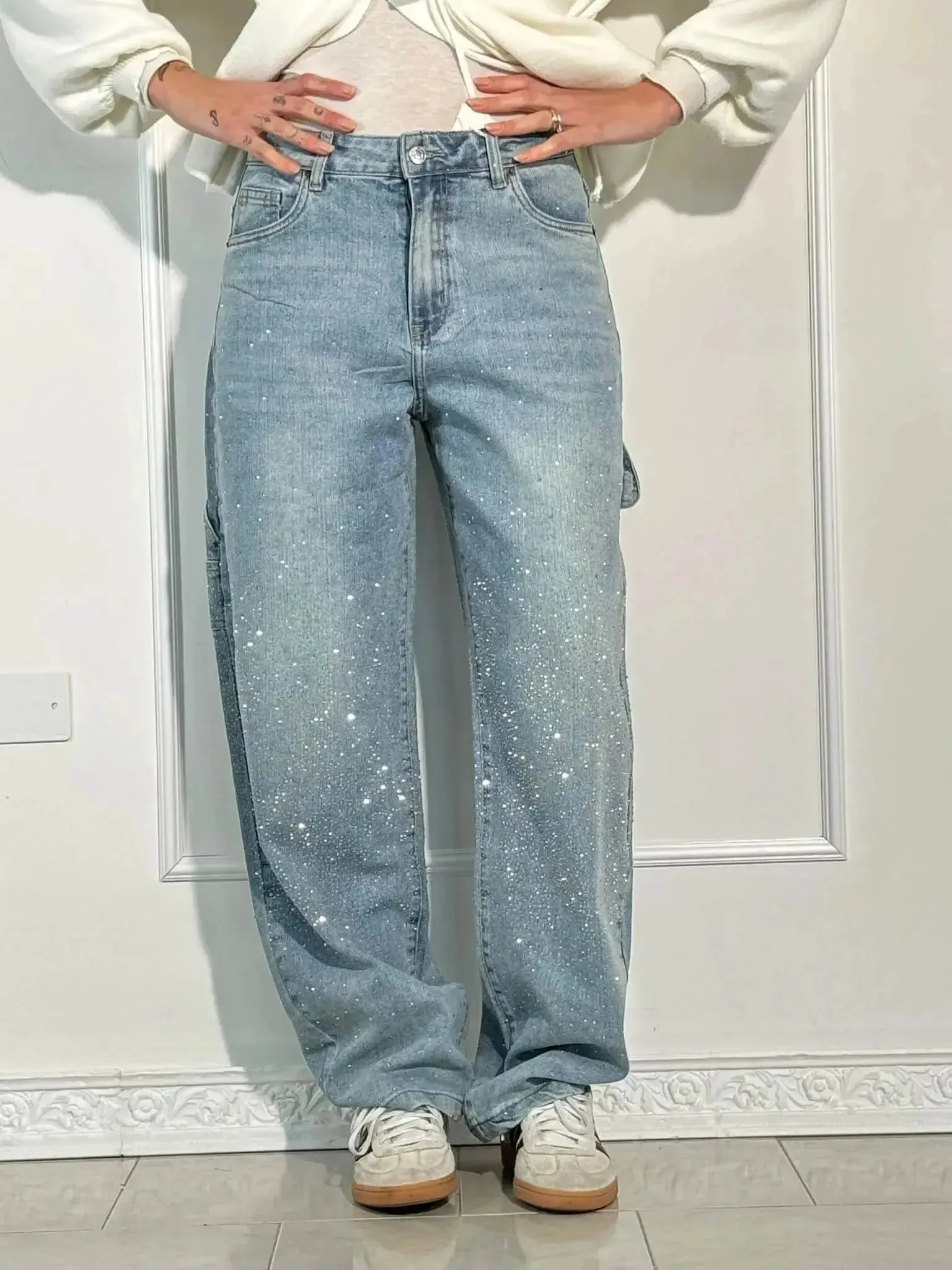 Rivella – Sparkling embellishments – Relaxed-fit jeans